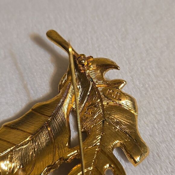 Kenneth Jay Lane Gold Leaf Brooch with Multicolor Accents - Picture 4 of 6